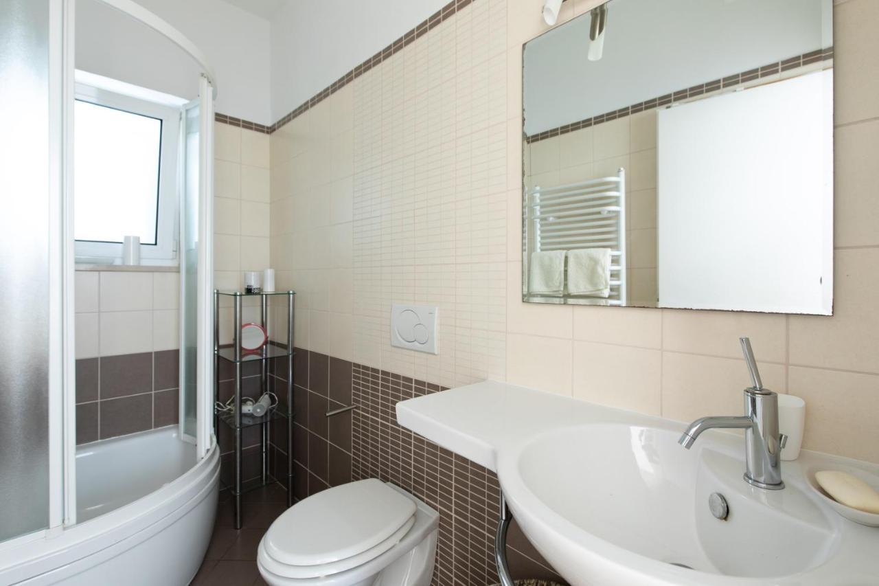 Apartment Portapisana Just 50M From The Beach كرك المظهر الخارجي الصورة