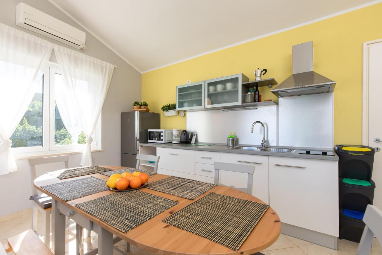 Apartment Portapisana Just 50M From The Beach كرك المظهر الخارجي الصورة