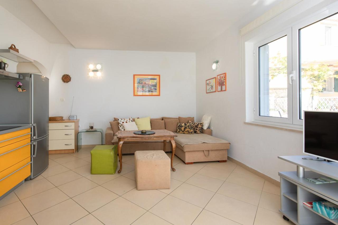 Apartment Portapisana Just 50M From The Beach كرك المظهر الخارجي الصورة